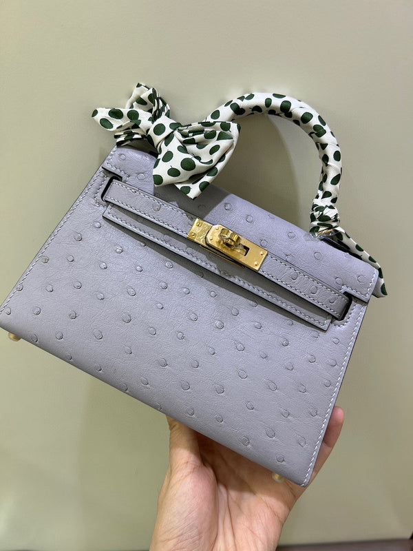 Amelia - HMS Bags - 1660