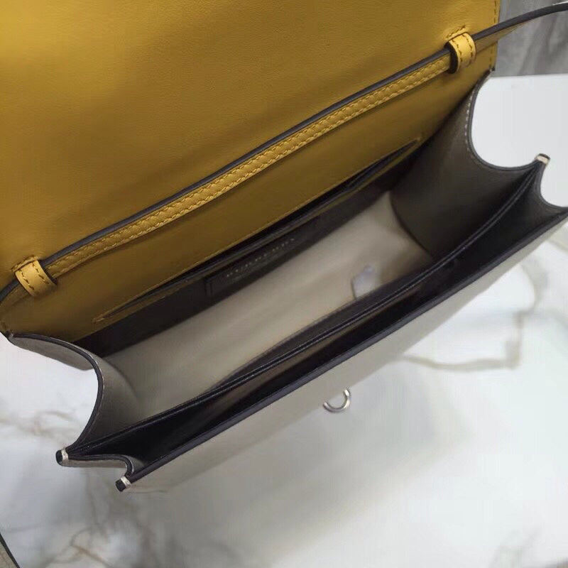 Burberry Bags - Bagsattire   735