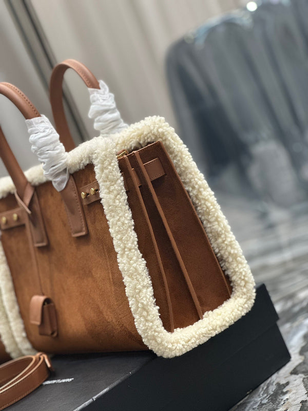 Amelia - YSL Bag - 3940