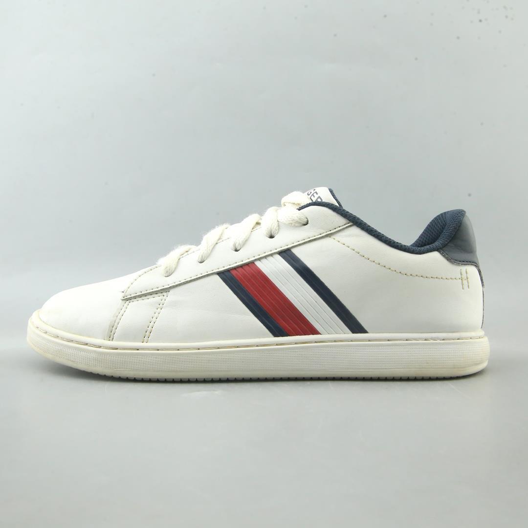 HILFIGER .