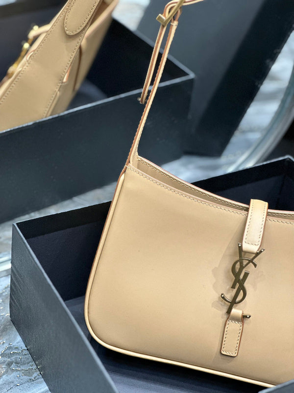 Amelia - YSL Bag - 2494