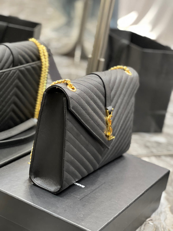 Amelia - YSL Bag - 1880