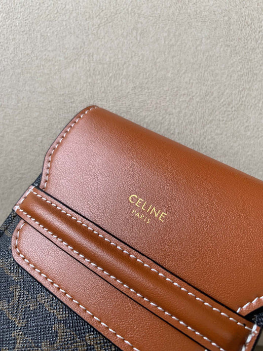 CE Phone Pouch With Flap In Triomphe Canvas And Lambskin Tan For Women 7in/18Amelia10G332CQD.04LU