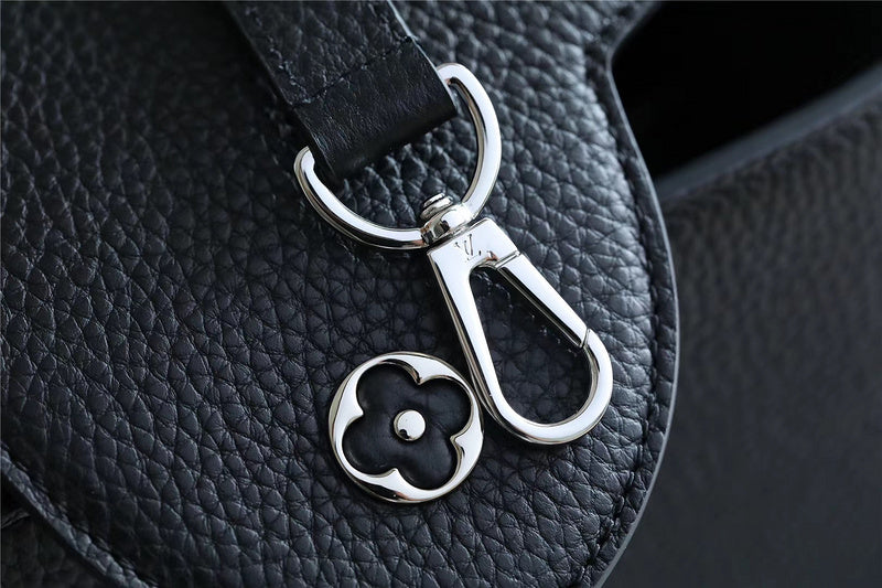 Fan Fashion Lu-Vi bags - 8360