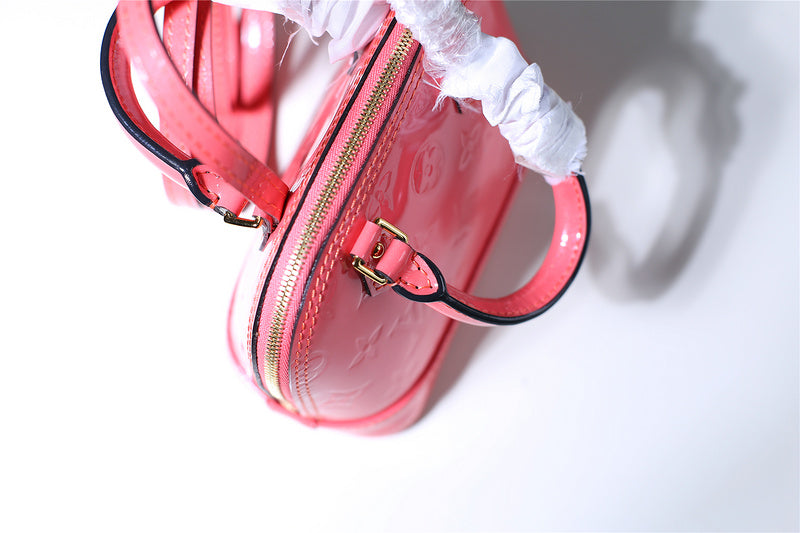 Fan Fashion Lu-Vi bags - 8302