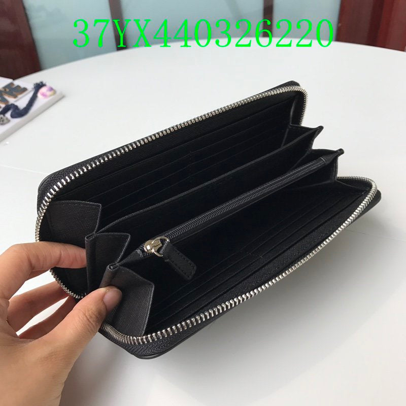 Amelia - CAH Wallet - 092