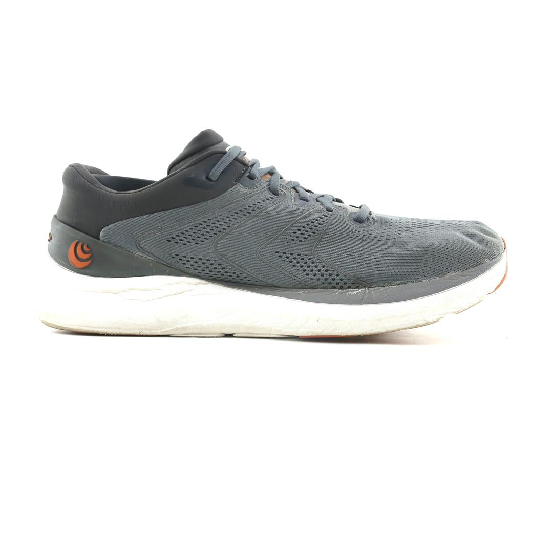 TOPO ATHLETIC PHANTOM 2