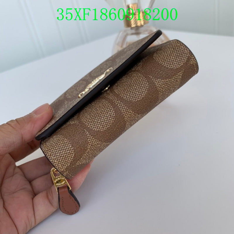 Amelia - CAH Wallet - 074