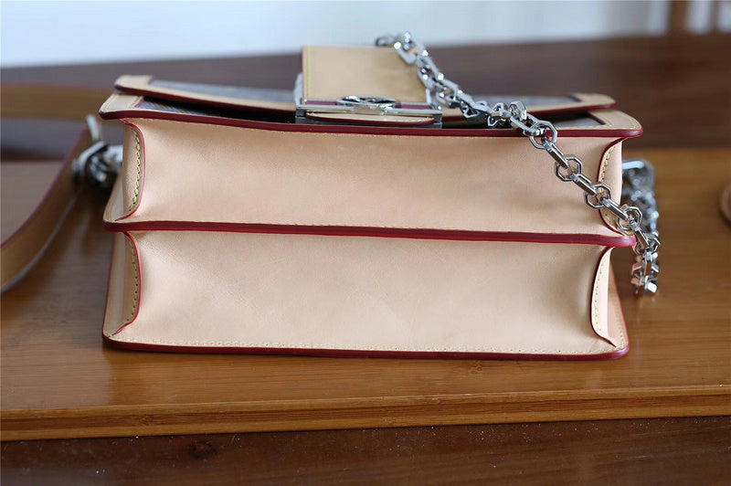 Fan Fashion Lu-Vi bags - 8145