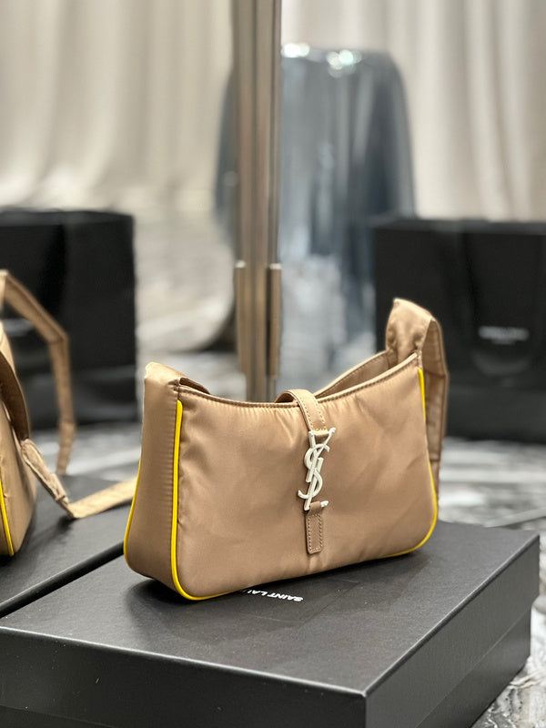 Amelia - YSL Bag - 1925