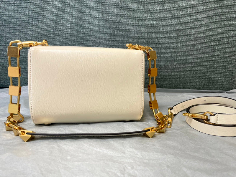 VAL LUXURY BAGS - FOR FASHION LOVERS  AFFORDABLE LUXURY BAGS- 1512