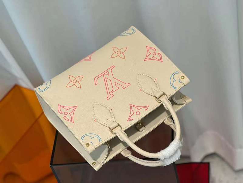Fan Fashion Lu-Vi bags - 11414