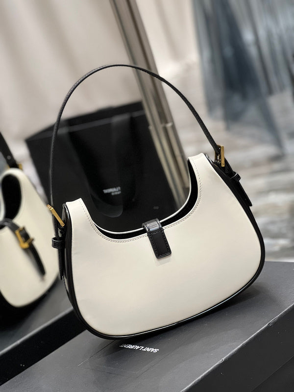Amelia - YSL Bag - 3663