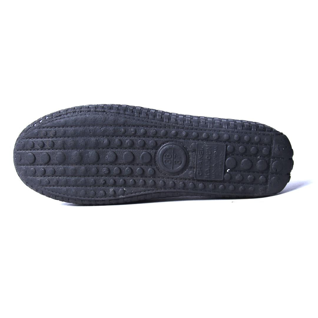 CHANEL .