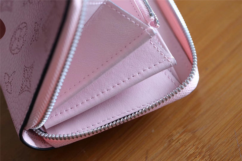 Fan Fashion Lu-Vi bags - 9412