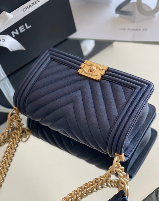 CHL - Medium Boy Handbag Dark Blue For Women 9.8in/25AmeliaA67086