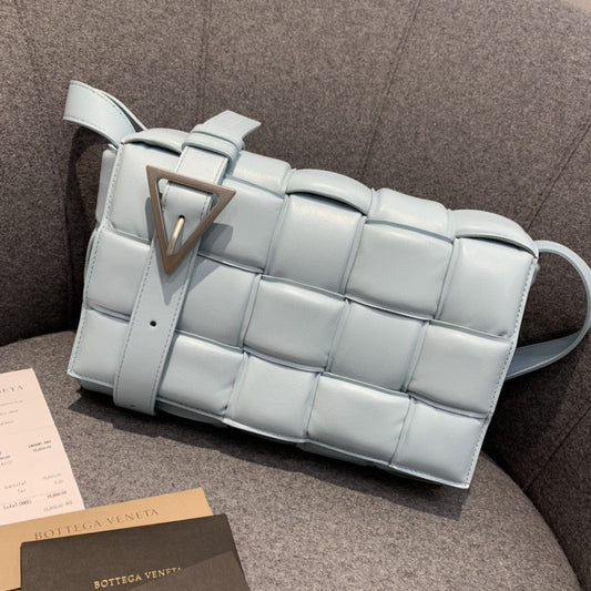 BV Padded Cassette Bag For Women 10.2in/26AmeliaIn Light Blue