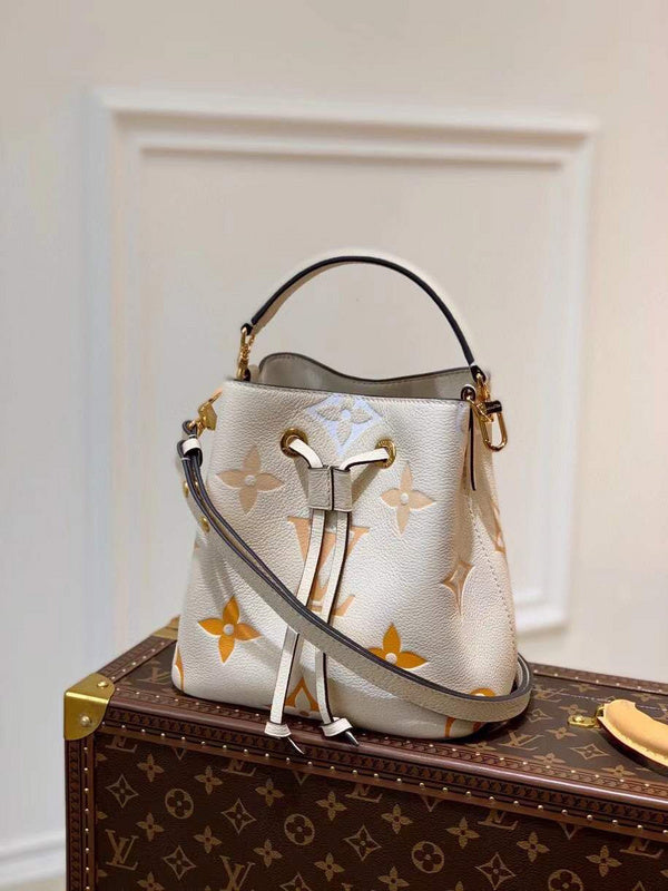 Fan Fashion Lu-Vi bags - 17540