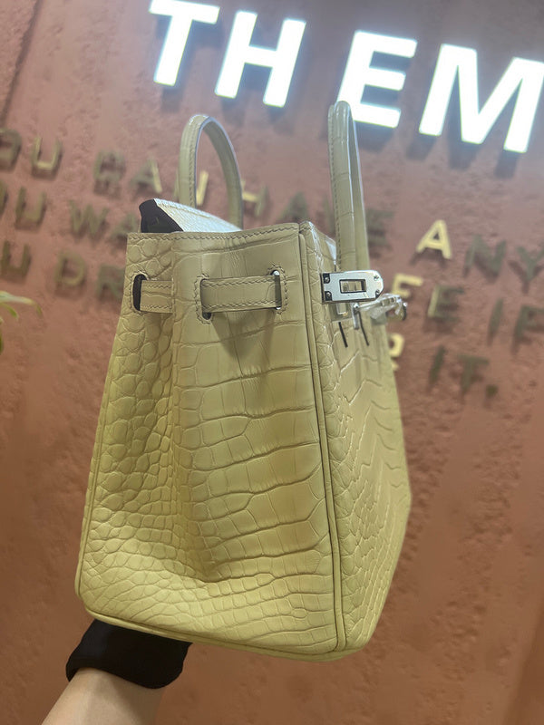 Amelia - HMS Bags - 1520