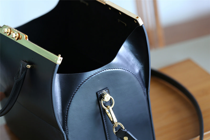 Fan Fashion Lu-Vi bags - 8165
