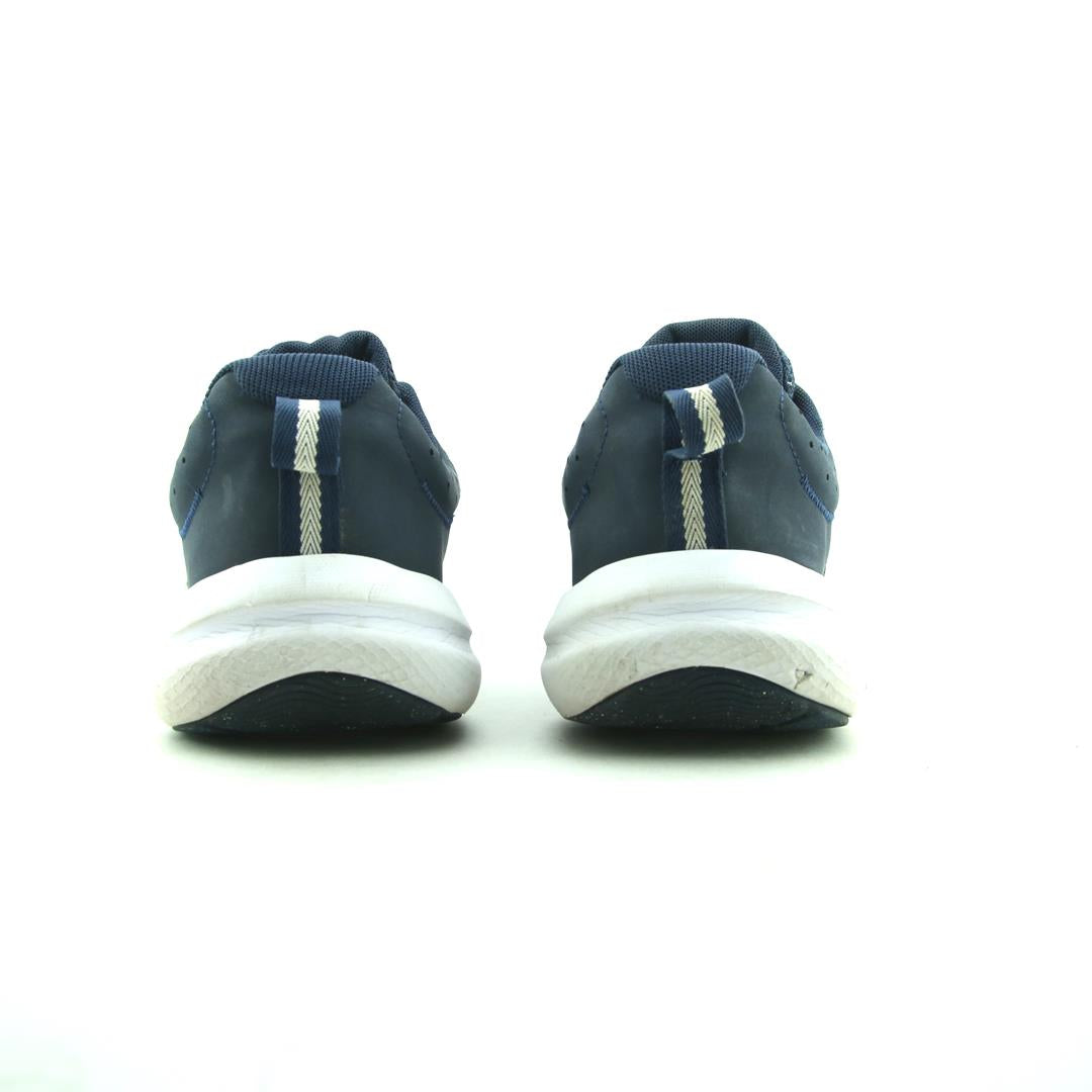 UNDER ARMOUR ASSERT 10