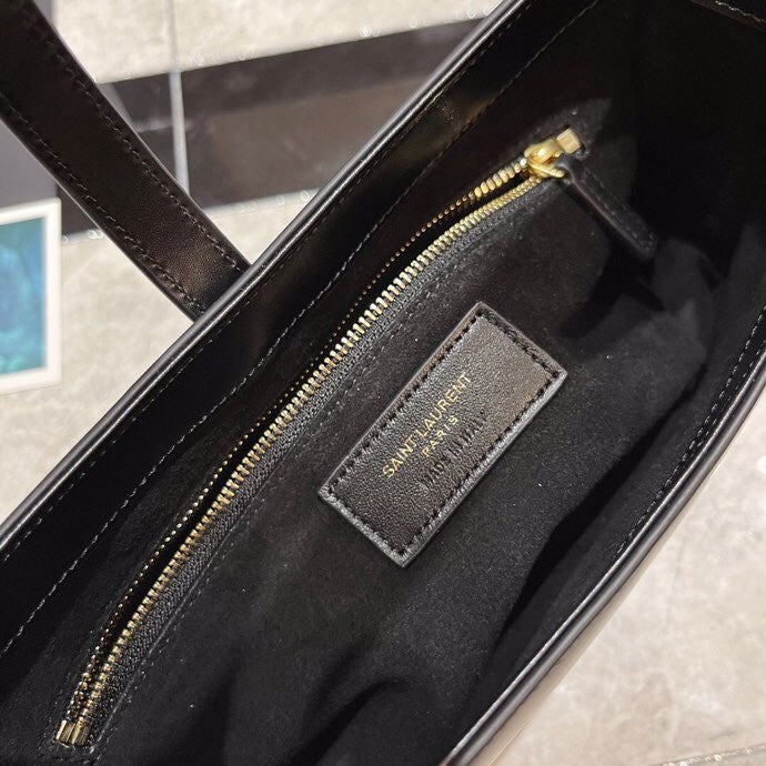 Amelia - YSL Bag - 3600