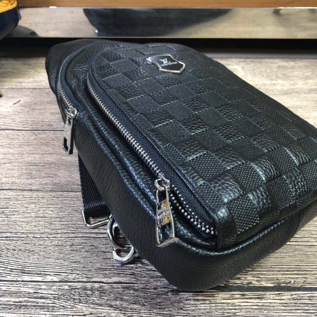 Luxury Handbags Louis Vuitton 170