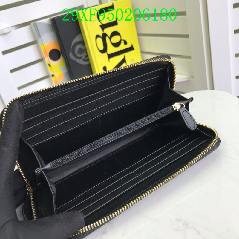 Amelia - CAH Wallet - 012
