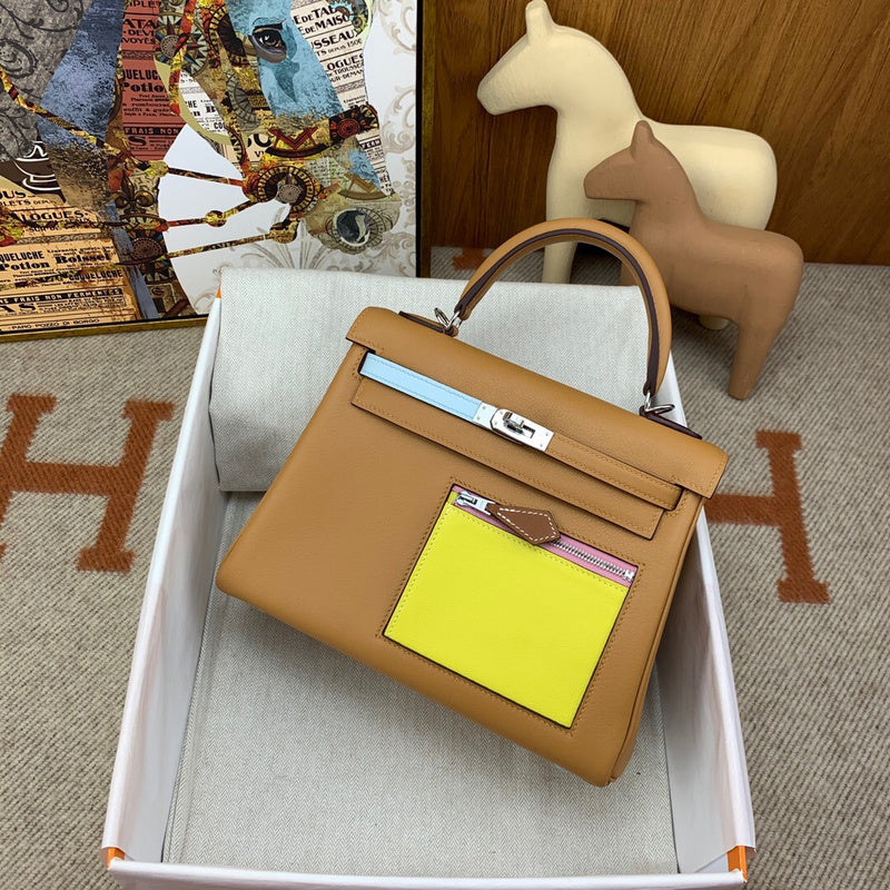Amelia - HMS Bags - 1719