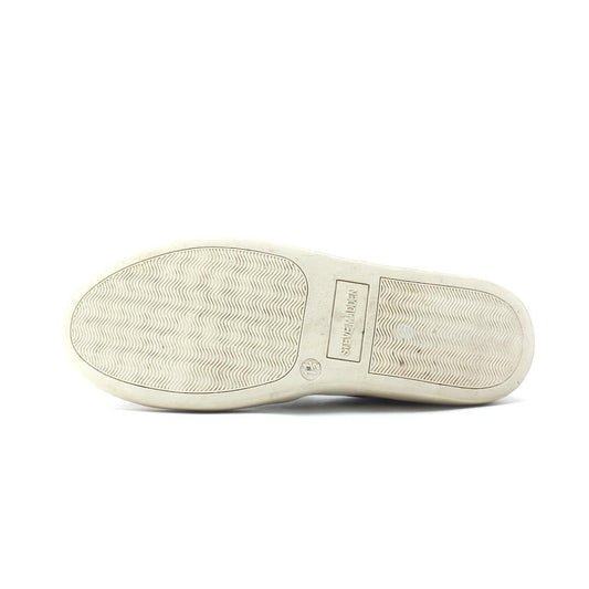 STEVE MADDEN .