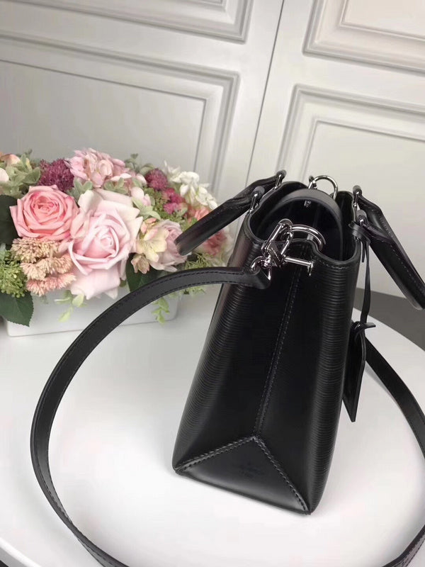 Fan Fashion Lu-Vi bags - 17494