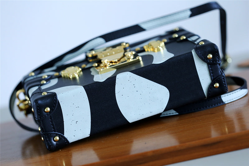 Fan Fashion Lu-Vi bags - 8207