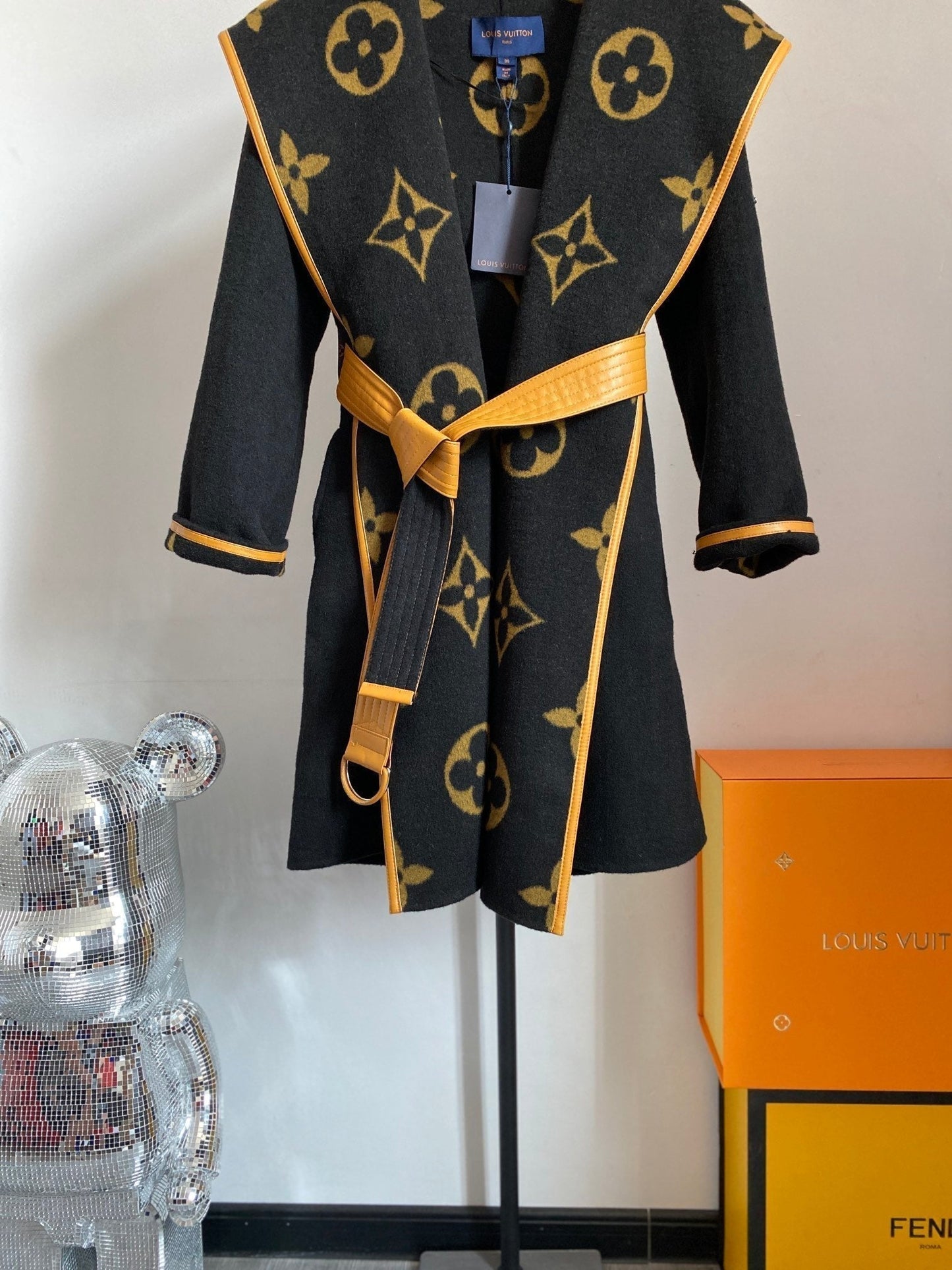 Luxury Louis Vuitton  Wrap Coat 031