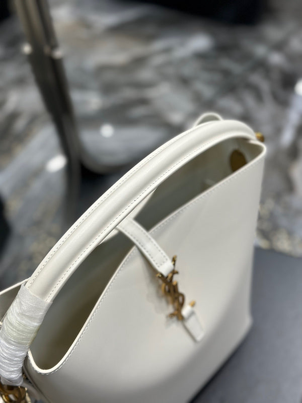 Amelia - YSL Bag - 3970