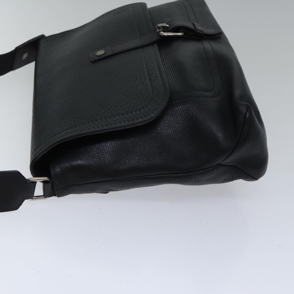 LOUIS VUITTON Utah Ohama Shoulder Bag Leather Black Silver LV Auth bs17487