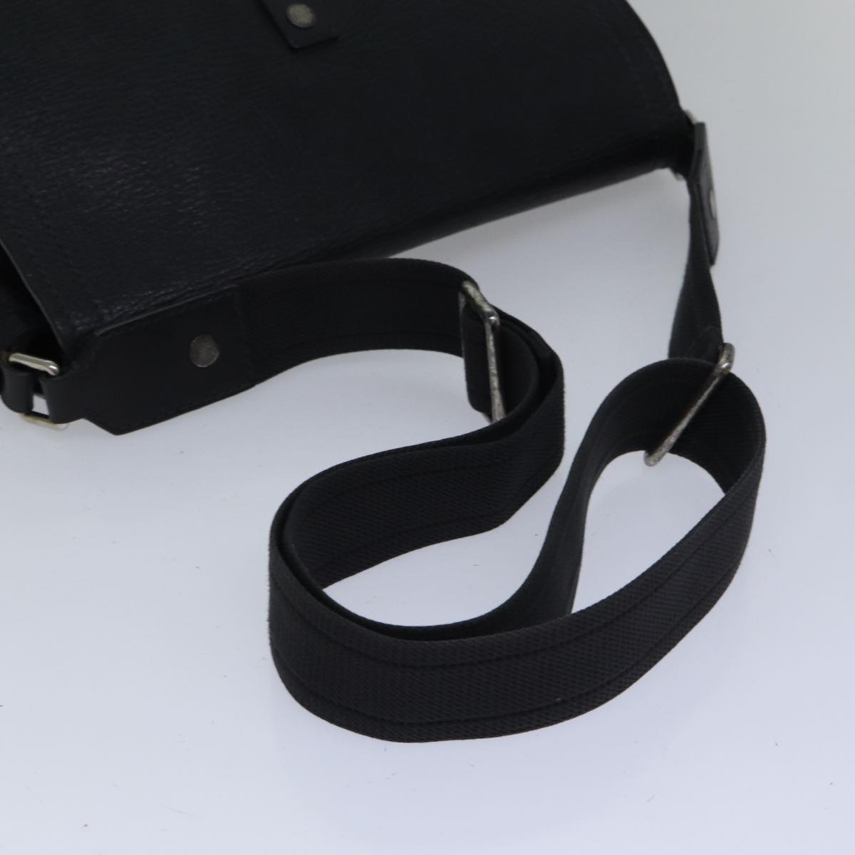 LOUIS VUITTON Utah Ohama Shoulder Bag Leather Black Silver LV Auth bs17487