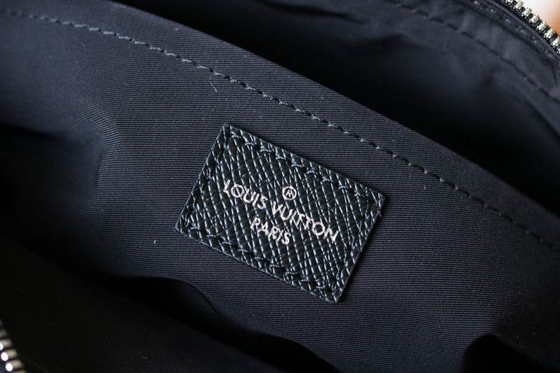 Fan Fashion Lu-Vi bags - 17183