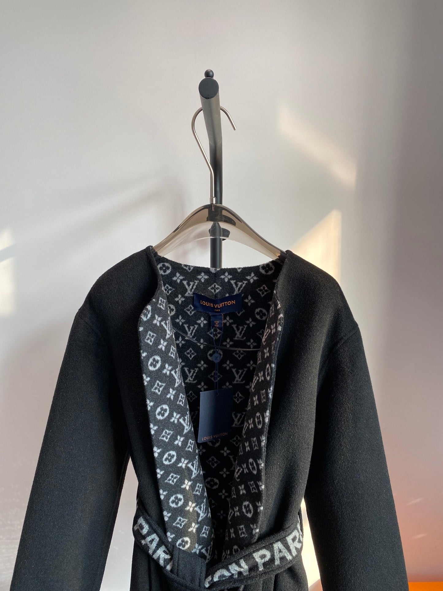 Luxury Louis Vuitton  Wrap Coat 024