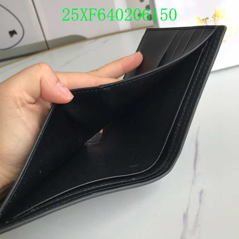 Amelia - CAH Wallet - 044