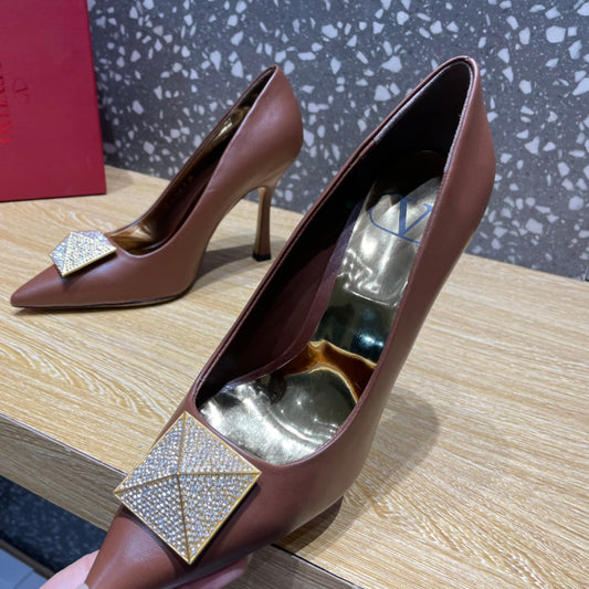 VAL -  Garavani One Stud Pump With Maxi Stud Crystals Brown For Women WS0FH8XIC
