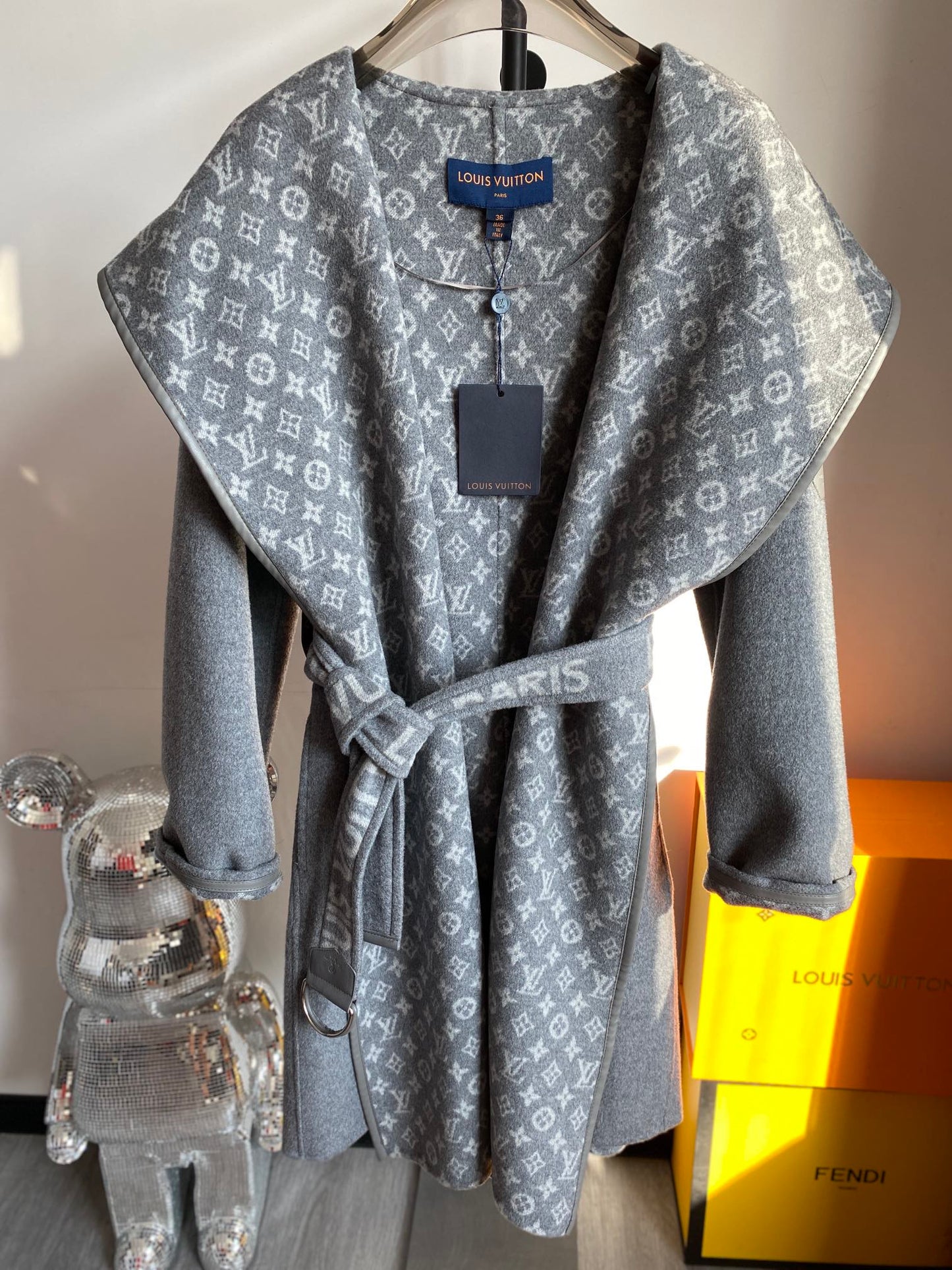 Luxury Louis Vuitton  Wrap Coat 027