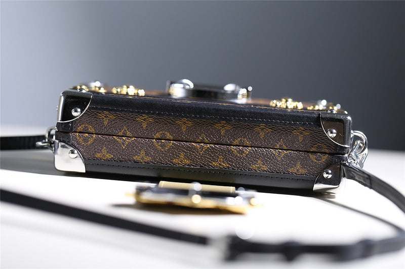 Fan Fashion Lu-Vi bags - 8226