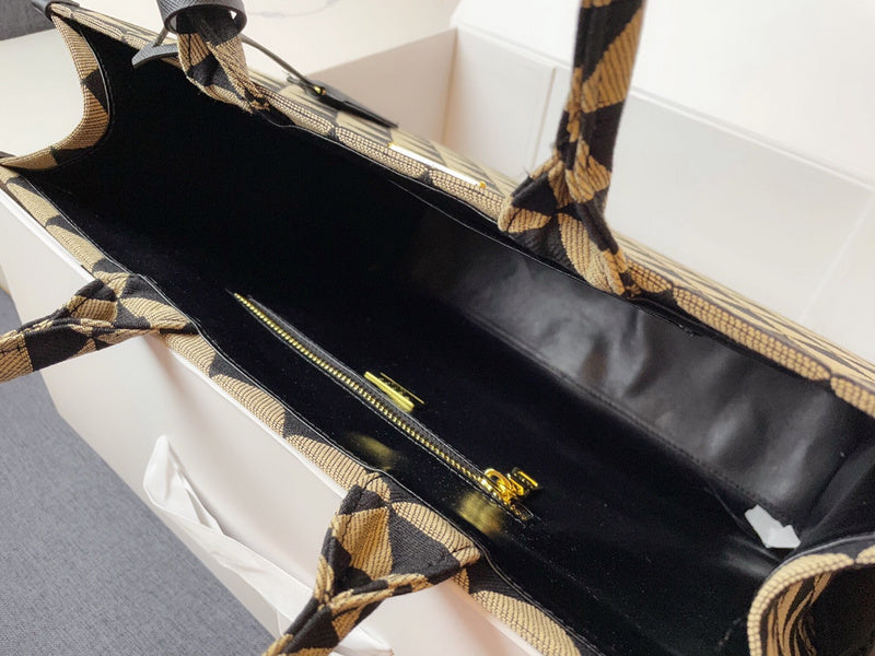 Amelia- PRDA  LUXURY BAGS - 587