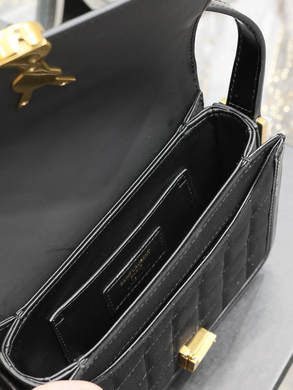 Amelia - YSL Bag - 1847