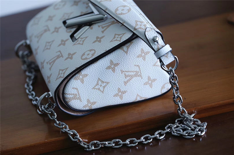 Fan Fashion Lu-Vi bags - 8443