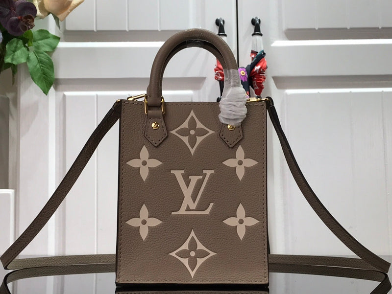 Fan Fashion Lu-Vi bags - 17617