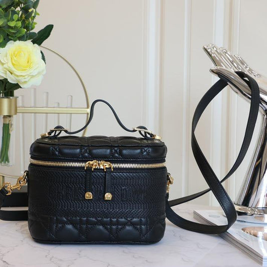 SMALL TRAVEL VANITY CASE BLACK LAMBSKIN Amelia