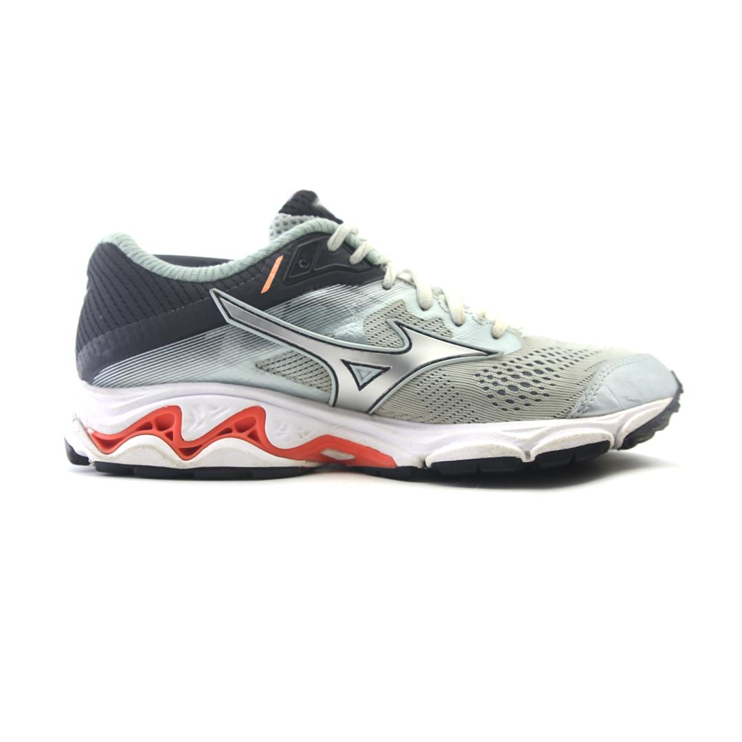 MIZUNO WAVE INSPIRE 15