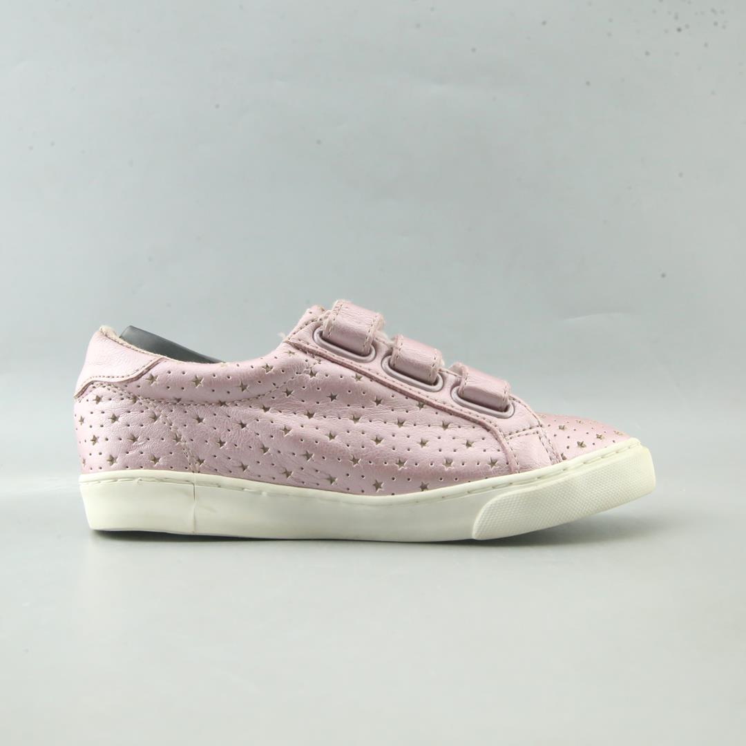 GYMBOREE .