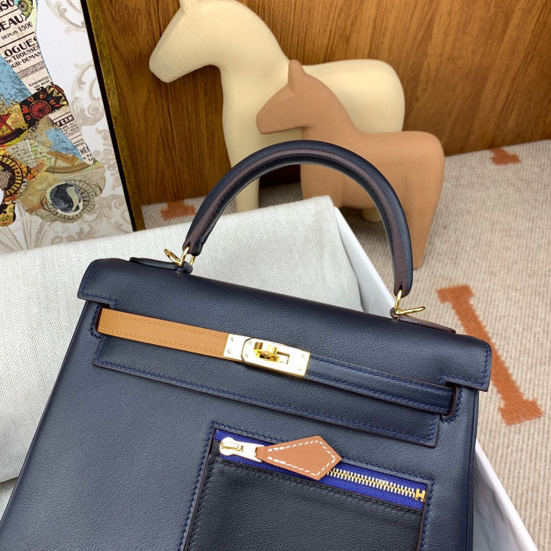 Amelia - HMS Bags - 1719